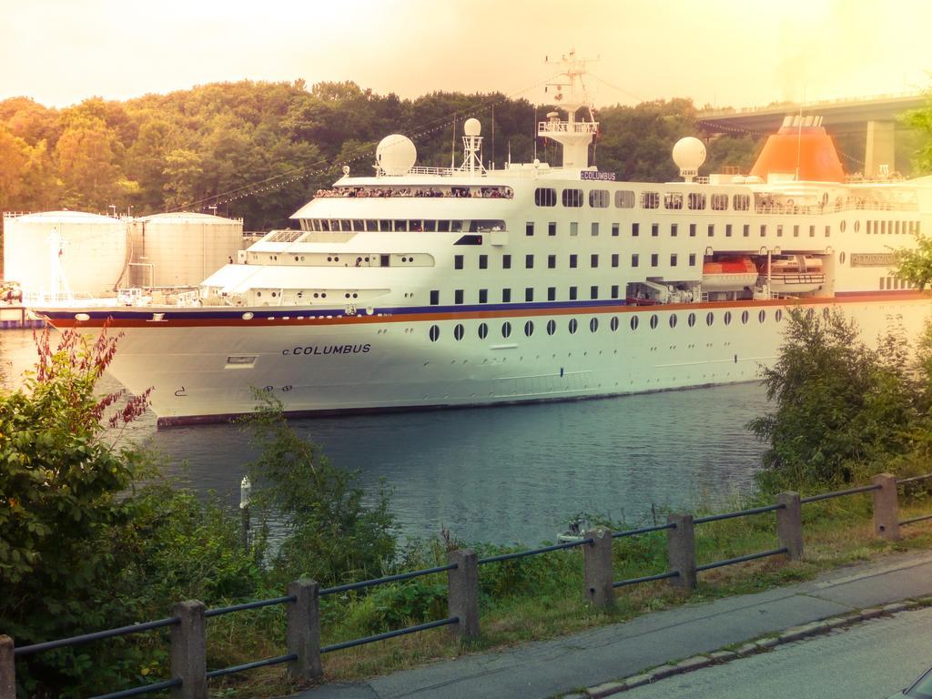 Hotel Waffenschmiede Kiel Exteriör bild